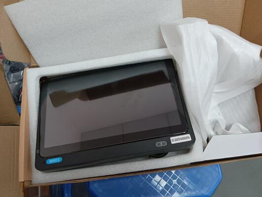 Système DVR mobile à 4 canaux avec moniteur VGA de 10 pouces, suivi GPS 4G et surveillance des conducteurs pour camions et véhicules de flotte