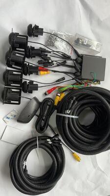 Système de radar pour véhicules utilitaires pour le stationnement sécurisé et l'assistance à la rétrovision dans le trafic intensif